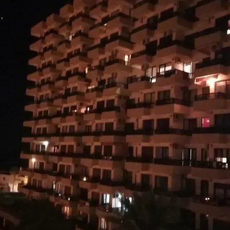 Apartamento-estudio First Line Of The Malaga -benalmadena Lägenhetshotell
